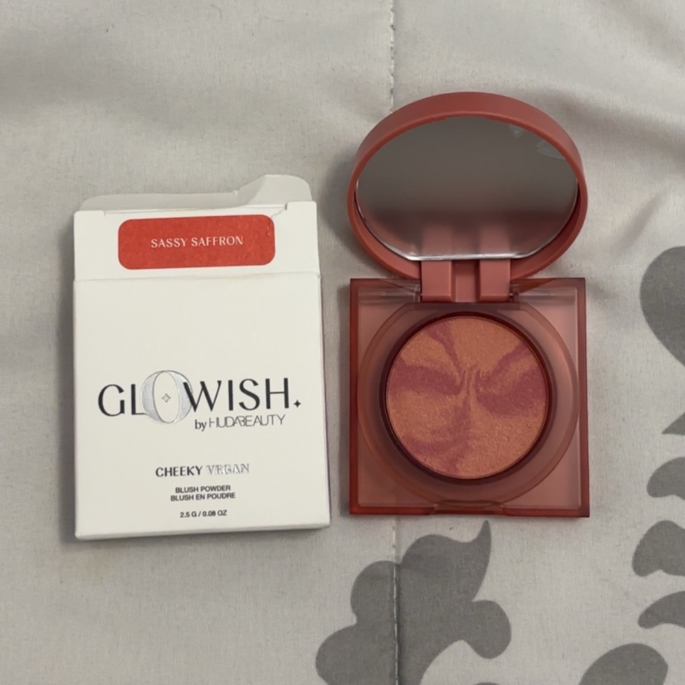 Glowish by Huda Beauty Cheeky Vegan Blush Powder - Sassy Saffron